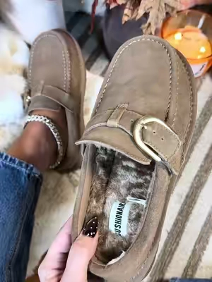 Cushionaire fleece lined clogs are so comfy and cozy for fall 🍂🪵🤎☁️🤌🏼 #cushionaire #cushionaireclogs #fallclogs #fleecelinedclogs #tiktokshopcreatorpicks @Cushionaire 