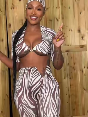 Pretty brown 🤎#twopieceset #twopieceoutfit #womensclothing #zebraprint #capris 