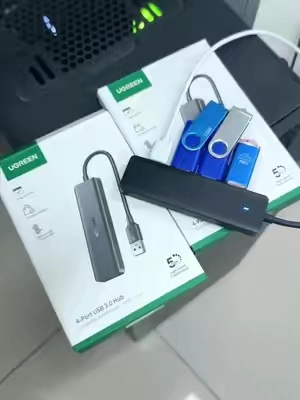 End the USB port struggle for good! This 4-port hub connects all your devices at once: Z SuperSpeed data transfer up to 5Gbps Universal compatibility across devices Perfect for both gaming and work 4 ports.No more excuses. Your cable chaos solution is here.#usbport #usbhub #gamingpc #laptop #ViralGadget