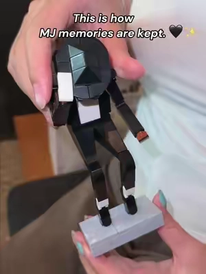 MJ’s music lives on. His memories stay forever. 🖤 This building block collectible is a beautiful way to keep a piece of the King of Pop close. 👑 #buildingblocks #michaeljackson #kingofpop #MJ #fyppppppppppppppppppppppp 
