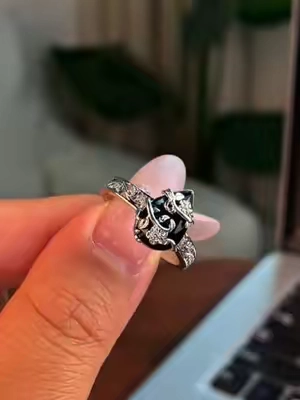 Black responds only to those ready for change.✨🖤🧙‍♀️ #WeeklyDeals #ring #obsidian #onyx #925silverjewelry