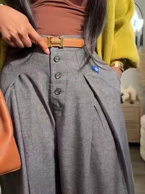 I love a good high luxury trouser because it can be paired up for work or even casually .  #workoutfit #trousersoutfit #trousers #womensfashion 