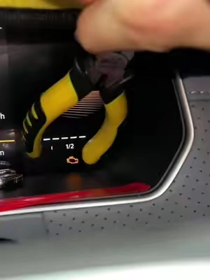 The simplest and most effective way to turn off the warning light#driver #tips #shopping #car #carknowledge 