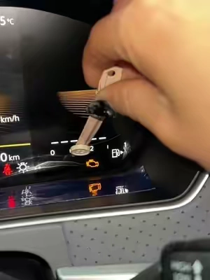 Auto repair shops use this method to turn off your engine malfunction light#tips #tiktokshop #driving #car #carknowledge 