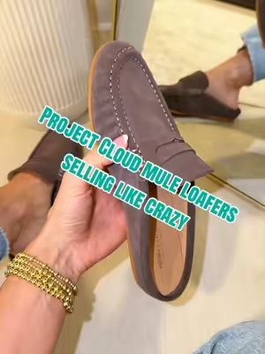 The loafer look without the loafer pain. Love these! @Project Cloud #muleloafers #loafersshoes #falloutfitinspo #fallfashiontrends #projectcloud 