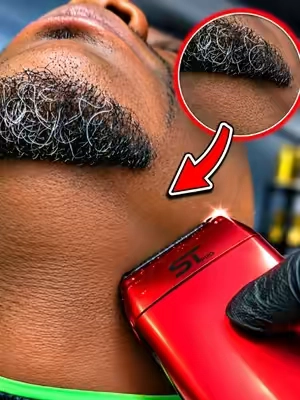 FROM STUBBLE TO SMOOTH WITH THIS FOIL SHAVER 😳🔥 #barberlife #BarberTok #BarberTok #FoilShaver #BarberTools @Supreme Trimmer 