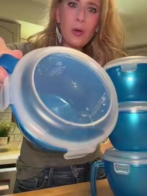Cereal bowls with a lid & handle! Perfect for cereals, snacks, soups and more. #locknlock #cerealbowl #foodstorage @QVC, Inc #QVCLoyaltyProgram