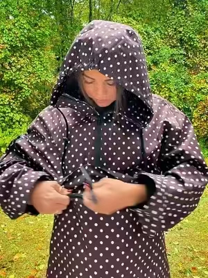 amazing price & free shipping 🤎🤍 #rainjacket #womensjacket #jacket #affordablefashion #tiktokfalldealsforyou 