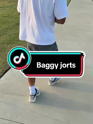 Too fye #baggyshorts #jorts #jortszn #fashiontiktok 