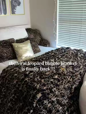 the SOFTEST blanket ever!!! #blanket #throwblanket #bubbleblanket #leopardprintblanket #fauxfurblanket 
