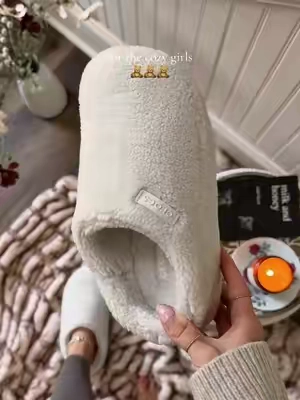 moonlight ☁️🤎 #crocs #crocsslippers #slippers #fuzzyslippers 