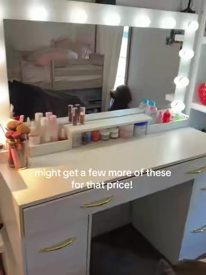 It’s big and beautiful! Such good price too #vanity #makeupvanity #giftideas 