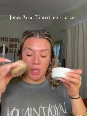 Jones road has some really good bundles !! Definitely for the natural girlies I am in love with how buildable all of the products are !!#tiktokshopstockup #tiktokshopcosmetics #jonesroad #miraclebalm 