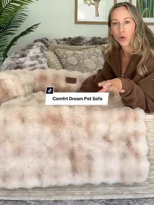 It’s like a dreamer blanket for your dog (or cat ☺️) @Comfrt  #comfrt #dogbed #petbed #dogsupplies #dogessentials 