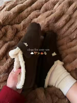 so cozyy 🤎🍂✨ #clogs #clogshoes #cozyseason #cozy #shoes @Cushionaire 
