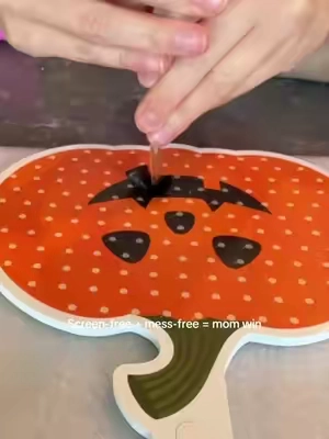 Skillmatics Poke-In Art is screen-free, mess-free, and such a fun way to keep little hands busy while working on creativity, focus, and fine motor skills. No glue, paint, or scissors needed!  #Skillmatics #PokeInArt #KidsActivities #KidsCrafts #ScreenFreeActivities 