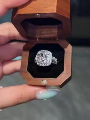 #rings #engagementring #travelring #weddingring #jewelry 