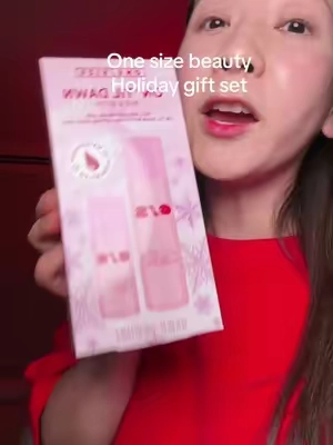One size beauty setting spray gift set for the holiday!! #tiktokshopfalldealsforyou #onesizebeauty #onesizesettingspray #settingspray #makeupsettingspray 