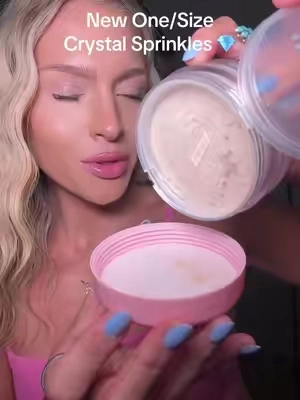 A new @ONE SIZE BEAUTY Shimmer ultimate setting powder!?! Just launched and SO PRETTY AND FUN! #onesizebeauty #onesizepowder #ultimateblurringsettingpowder #onesizesettingpowder #newinbeauty 
