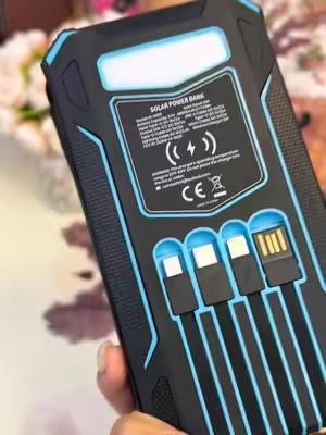 ❤️‍🔥¡Nunca te quedes sin batería! Banco de energía solar de 48.000 mAh con 4 cables incorporados, 7 salidas, carga rápida de 15 W y USB-C. ¡Inalámbrico, portátil, e incluso tiene una linterna! Perfecto para viajes y emergencias.  #solarpowerbank #portablecharger #DealsforYouDays #fathersdaygift #SummerWins