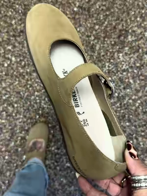 I love Mary Jane’s and when I saw that @QVC, Inc had the Birkenstock Mary Jane’s called the Santa Clarita… Baby I was getting me a new pair of cute arch support shoes 😂 #birkenstocks #birkenstock #archsupport #maryjanes #tiktokshopcreatorpicks 