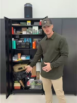 Garage storage cabinets that roll! #tiktokshopfalldealsforyou #garagestorage #organization #garageorganization 
