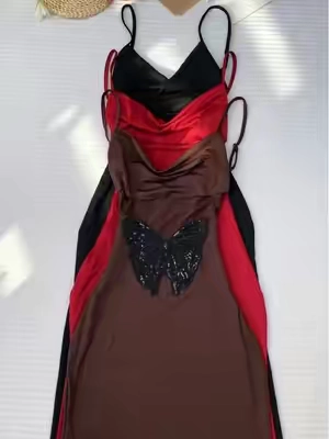 This stunning dress, I love it so much!!🦋🎀💃#spotlightfinds #backless #partydress #butterfly #bodycon 