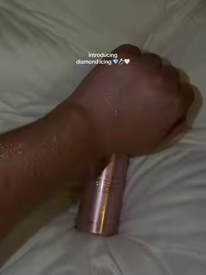 THE SPARKLESSSSS 😩😩😩🤍🤍🤍🤍 #onesize #onesizebeauty #onesizesettingspray 