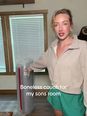 We are obsessed with boneless couches for lounging 🥰