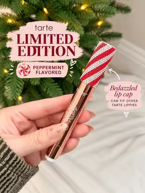 Viral for every good reason! Plumping & gorgeous! The sparkle cap is interchangeable to use on any tarte maracuja juicy lip! #maracujajuicylip #tartecosmetics #tarteholidaysets #tarteholiday #christmas 