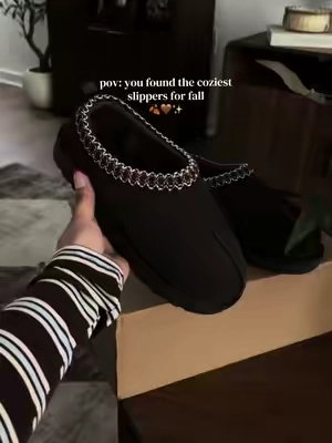 These are the kind of slippers I want by the door when the weather gets chilly 🍂 They’re lined with soft plush material and easy to slip on for a cozy day at home. You can check the colors and sizing in the orange cart 🤎@Kidmi.Boots#slippers #cozy #fallfashion #fallshoes #tiktokshopfalldealsforyou 