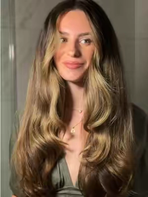 Obsessed with this hair tool!! 🥹🫶 #blowoutbrush #blowoututorial #hairtok #smoothhair #hairtools   