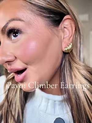 FINALLY a pair of climbers that doesn't turn my ear numb 🙌🏻✨️ @PAVOI  #pavoi #pavoiearrings #nontarnishjewelry #affordablejewelry  #earrings 