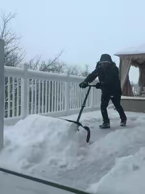 Metal Snow Pusher with Wheels, SnowRemoval, shoveling snow, shoveling snow hacks, best snow shovel, shoveling, things to do with snow, satisfying cleaning snow, snow cleaning, snow shovels and removal tools #creatorsearchinsights #snow #cold #sale #arjunchuwan @GARVEE 