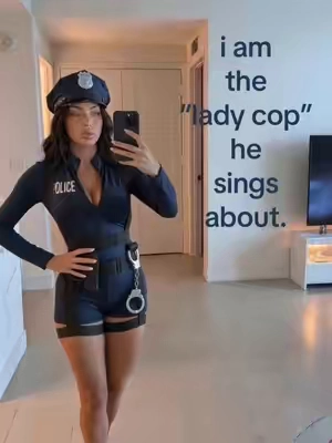 🚔 #ladycop #halloweencostume #costume #halloween #cop 