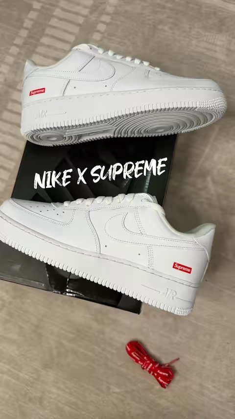Nike x Supreme Air Force 1s 🔥🔥🔥#tiktokshopcreatorpicks #TikTokCreatorSearchInsightsIncentive #nike #supreme #sneakers 