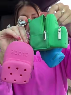 I cannot get over how cute this little Crocs bag charm is!  #crocs #keychain #bagaccessories #tiktokshopfalldealsforyou #minitote @Crocs 