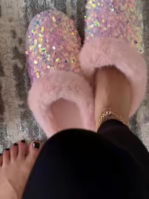 Where are my pink lovers at?#tiktokshopstockup #tiktokshopfalldealsforyou #pinklover #sequin #fluffyslippers 