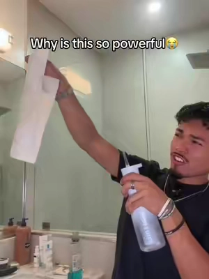 It gave the paper towel a hole😭 @usmile.official  #usmile #dentalflosser #c30waterflosser #waterflosser #oralhygiene 