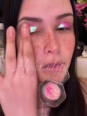 for my unicorns 🩵🩷🦄 #glitter #multichromeeyeshadow #makeup @OURBELLA SHOP 