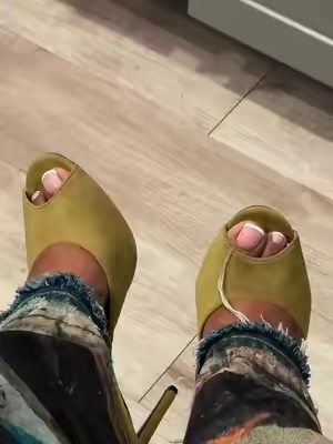 Fall has arrived 🍂 #shoes #heels #fashiontiktok #falldealsforyou 