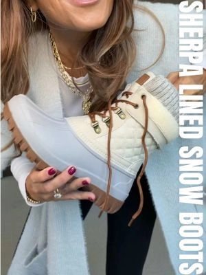 ❄️If you’re a half size and plan on wearing bulky socks I’d size up. Other than that size down. ❄️ #snowboots #winterboots #duckboots #cuteboots #wintershoes