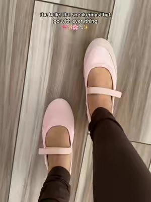 I can walk in these ALL day ☁️Sneakerinas are here to stay for the fall 🤩🍂🎀  #dreampairs #sneakerina #balletflats #pink #shoes 