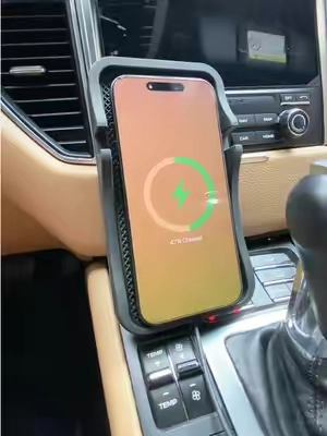 ⚡️🚗Simplemente coloque su teléfono para cargarlo: esta alfombrilla inalámbrica antideslizante se carga automáticamente mientras conduce, ¡sin complicaciones!  #caraccessories #tiktokmademebuyit #fastcharger #phonecharger #toolupgrade 