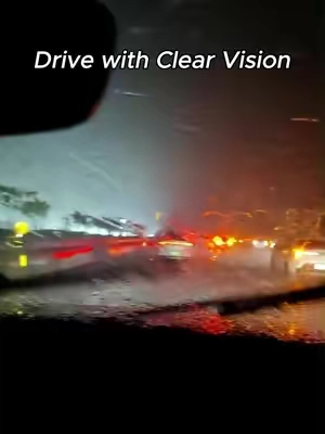 Stop!Look what l use to remove oil film from glass#car #oilfimcleaner #TikTokShopLoveAtFirstFind #tiktokshopcybermonday#winshieldcleaner