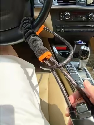 🚗🔒Esta es la forma más económica de proteger el coche. ¡Todos los coches deberían estar equipados con este candado de seguridad! #steeringwheellock #carmusthaves #tiktokmademebuyit #dealsforyoudays #caraccessories 