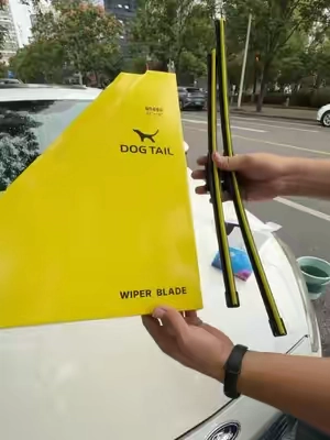 ¡No dejes que te cobren de más en el taller! 🙅‍♂️ 
 Cambia a las plumas DOG TAIL All-Season: cero ruido, cero rayas y calidad OEM.
  Le quedan a casi cualquier brazo J-Hook y son tan fáciles de instalar que cualquiera puede hacerlo. 🌧️
  Maneja seguro esta temporada de lluvias. ¡Toca el carrito amarillo y pide las tuyas antes de que se agoten! 👇🛒
  #carhacks #cartok #wiperblades #carmaintenance#tiktokshopstockup