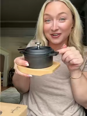make gifting easy this year with this 6 piece cast iron Dutch oven set by MegaChef ❤️ #castiron #dutchoven #giftforher #giftforhim #christmasgift 