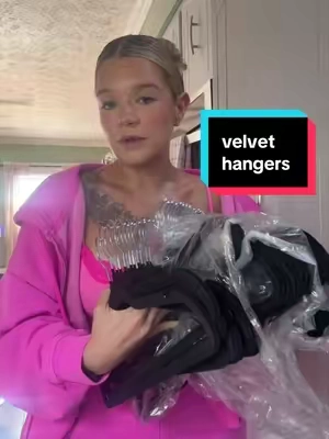 i’ve been NEEDING these velvet hangers! #velvethangers 