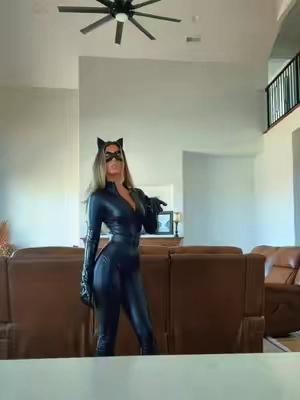 catwoman will always be iconic #catwomancostume #catwoman #costumeinspo #hotgirlcostumes #fyp 